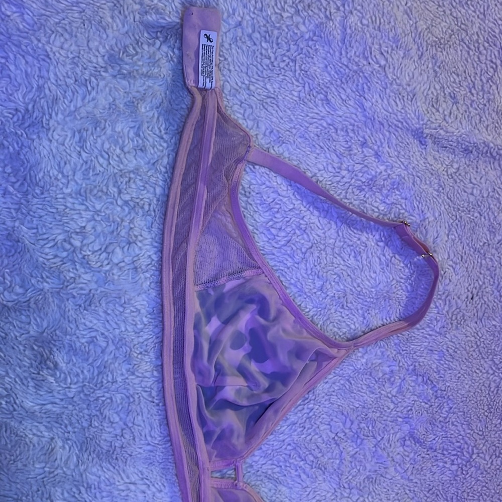 Pink bra - Picture 4 of 5